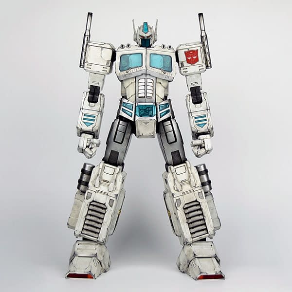Change Colors and Roll Out: We Review The G1 Ultra Magnus from ThinkGeek