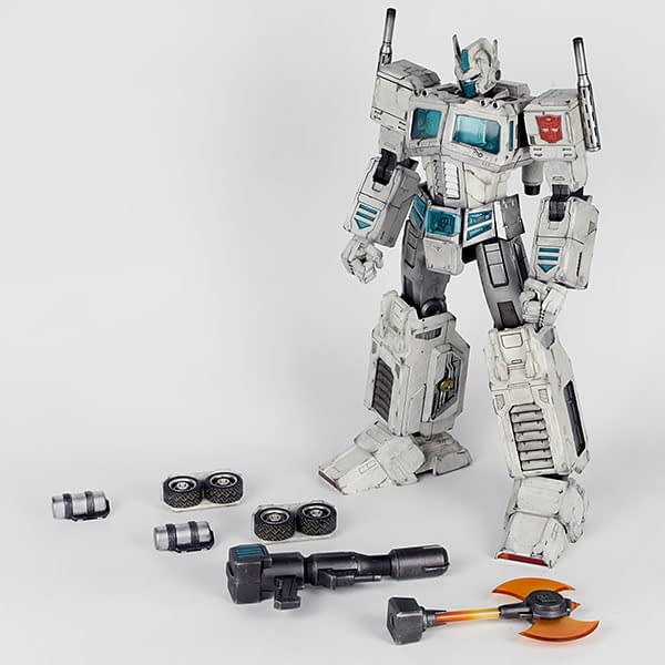 Change Colors and Roll Out: We Review The G1 Ultra Magnus from ThinkGeek