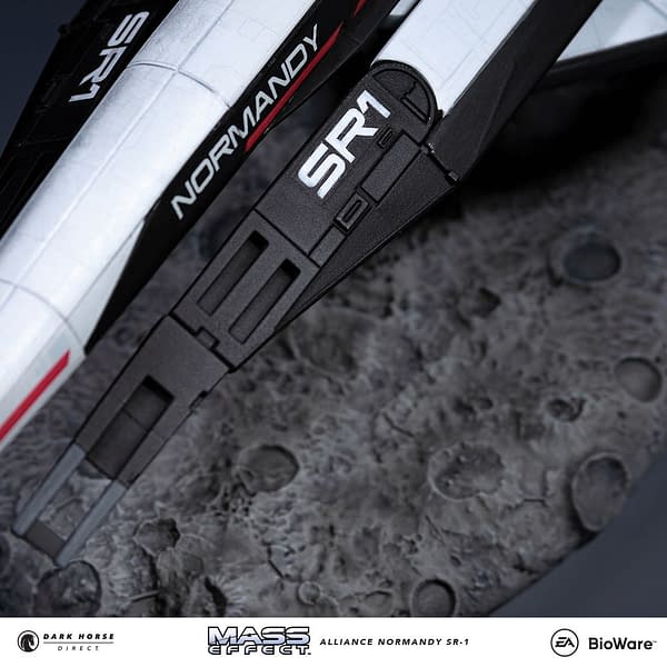 Mass Effect Normandy SR-1 Takes Off Once Again with Dark Horse Statue