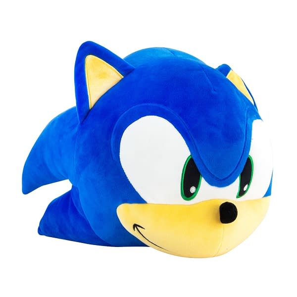 That is one big plushie head for Sonic The Hedgehog. Courtesy of TOMY.
