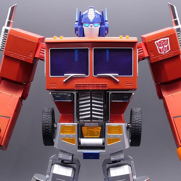 Optimus Prime Programmable Robot Debuts at Hasbro From Robosen