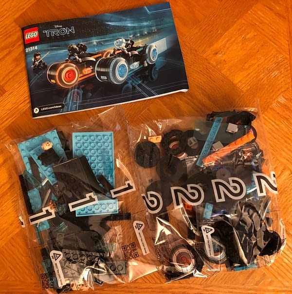 Let's Take a Look at the LEGO Ideas Tron: Legacy Set