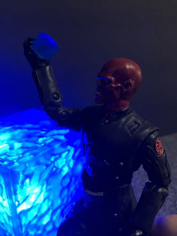 Marvel Legends SDCC Exclusive Red Skull and Tesseract12