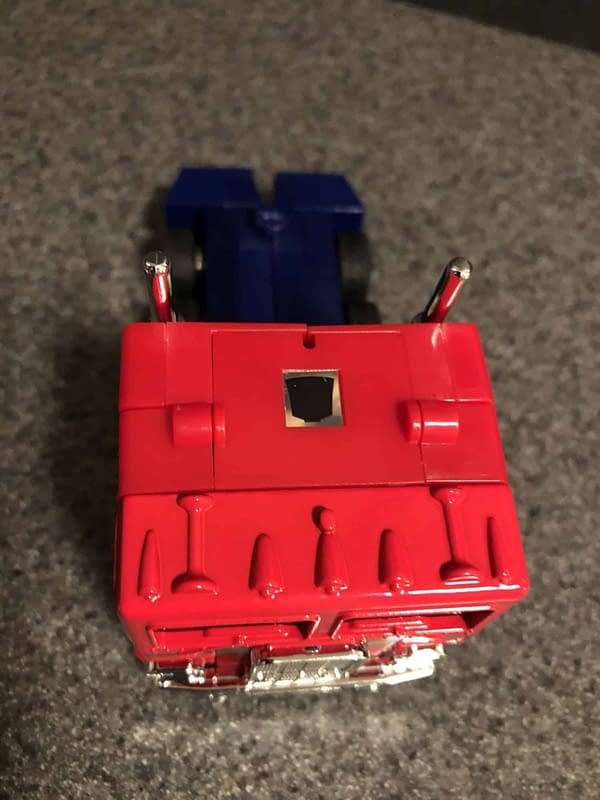 Hasbro's Walmart Exclusive G1 Reissue of Transformers Leader Optimus Prime is in Stores Now