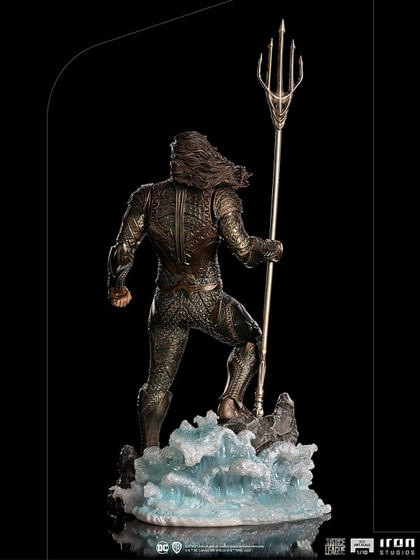 Aquaman Rises from the Ocean with New Iron Studios Art Scale Statue