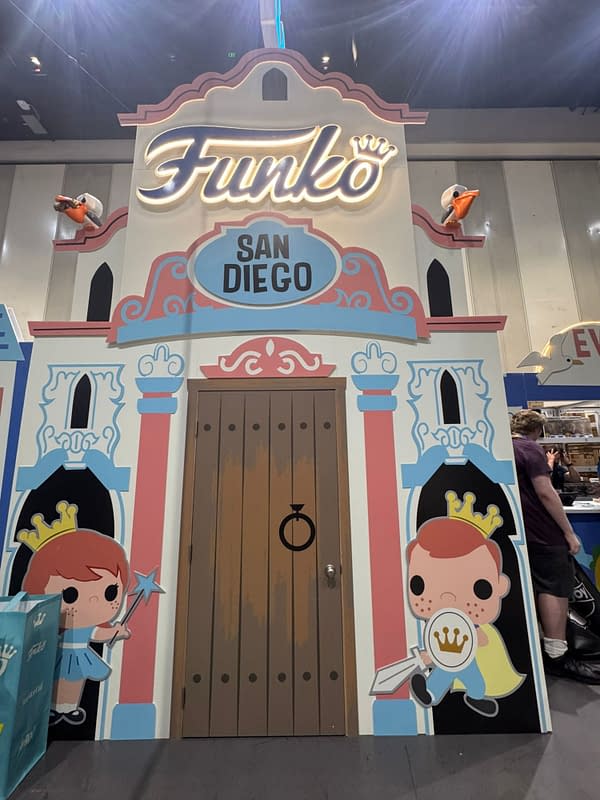 A Run Through San Diego Comic-Con, Outside, Inside, Into The Night