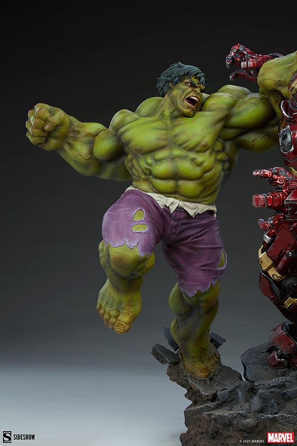 Sideshow Collectibles Reveals Powerful Hulk vs Hulkbuster Statue