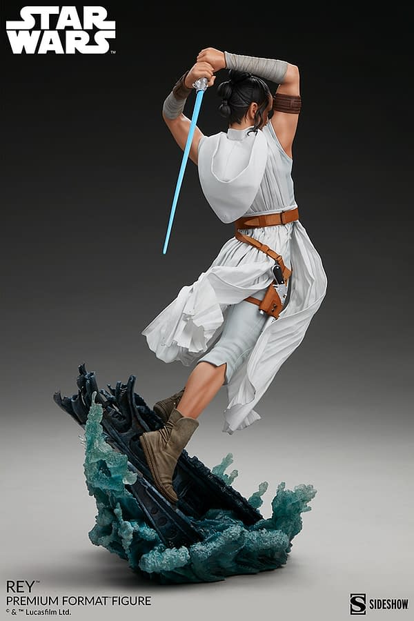 Star Wars Rey Rise of Skywalker Statue Debuts from Sideshow 
