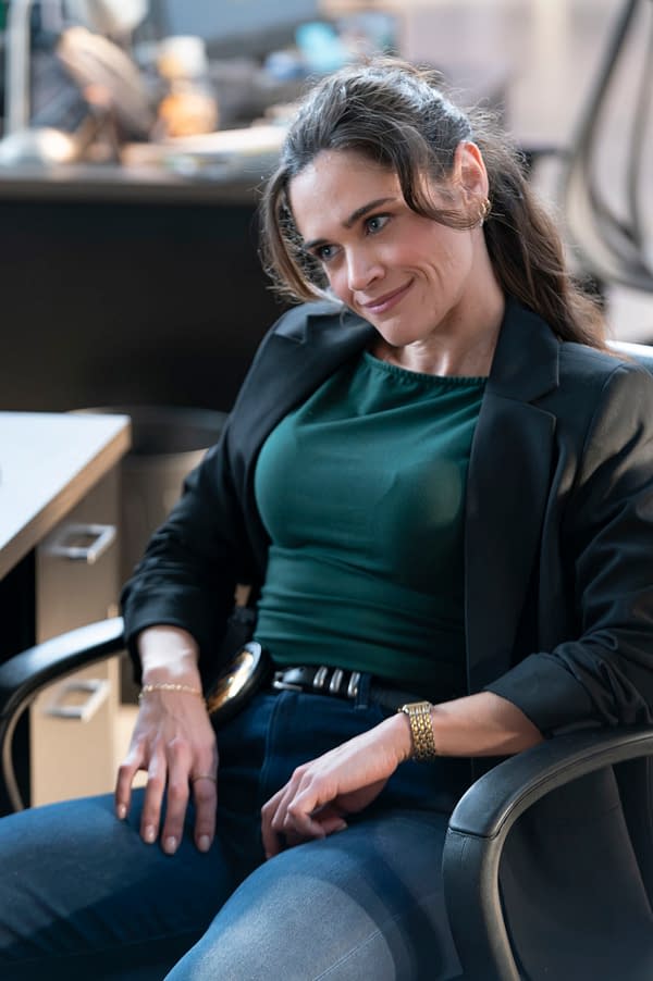 RJ Decker S01E05 "Burn Notice": Little League Coach, Big League Danger