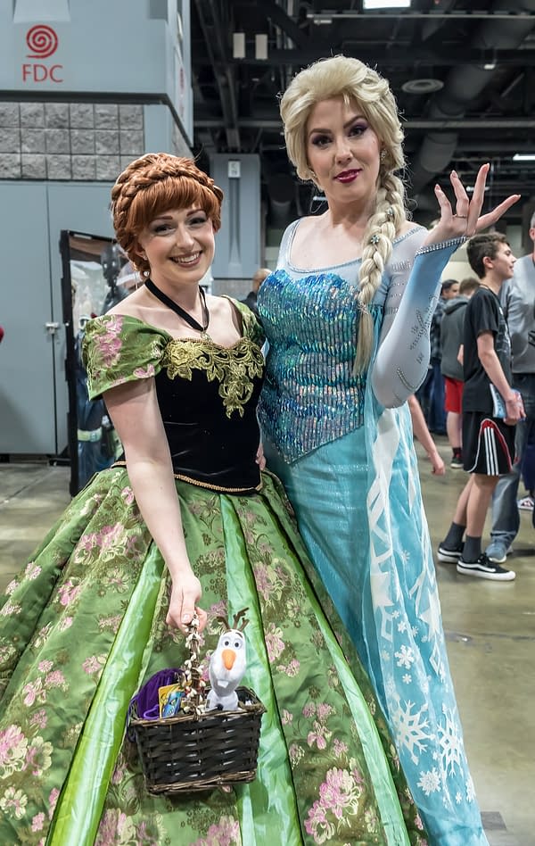 Elsa Meets Kylo: Cosplay from Friday at Awesome Con 2018
