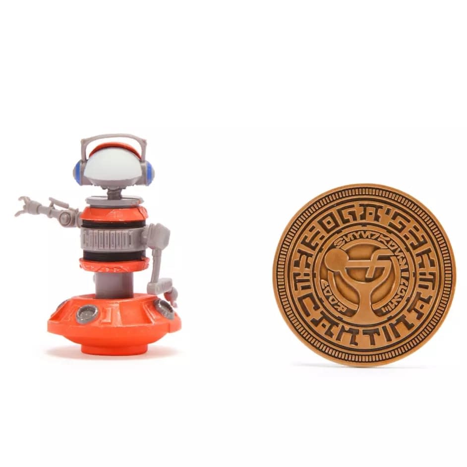 Star Wars DJ R-3X Joins Disney Parks Comic Book Figure Bundle