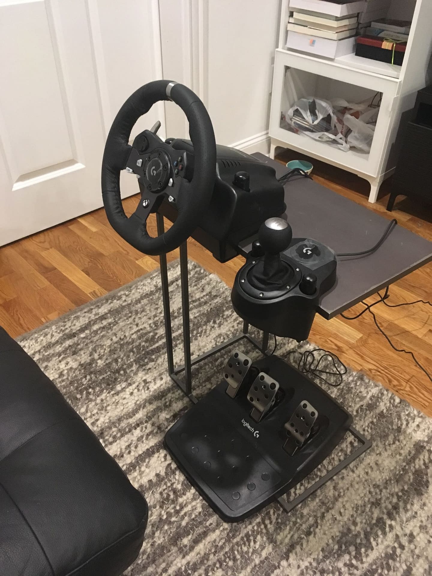  Logitech G29 Driving Force Racing Wheel and Floor