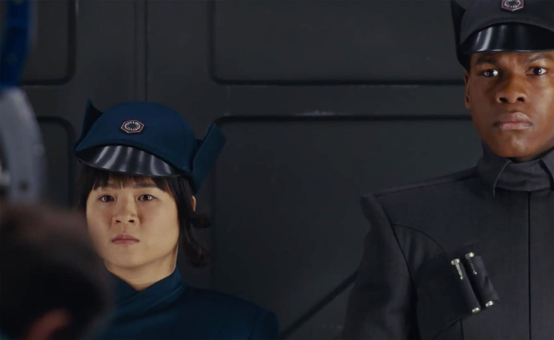 Rian Johnson Talks Star Wars: The Last Jedi Deleted Scenes with Luke in Mourning, Infiltration, and Phasma Showdown