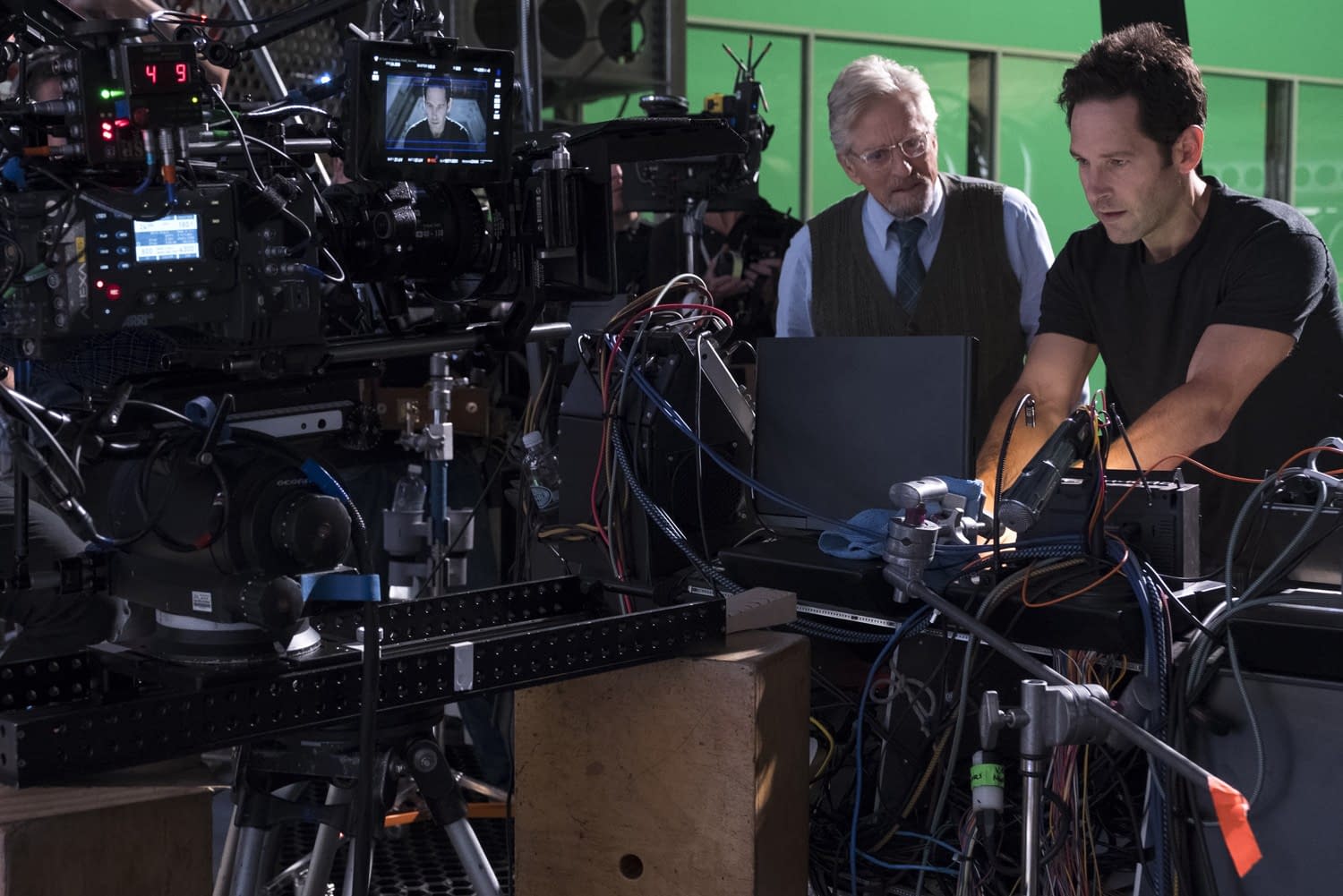 10 Behind-the-Scenes Pictures from Ant-Man and The Wasp