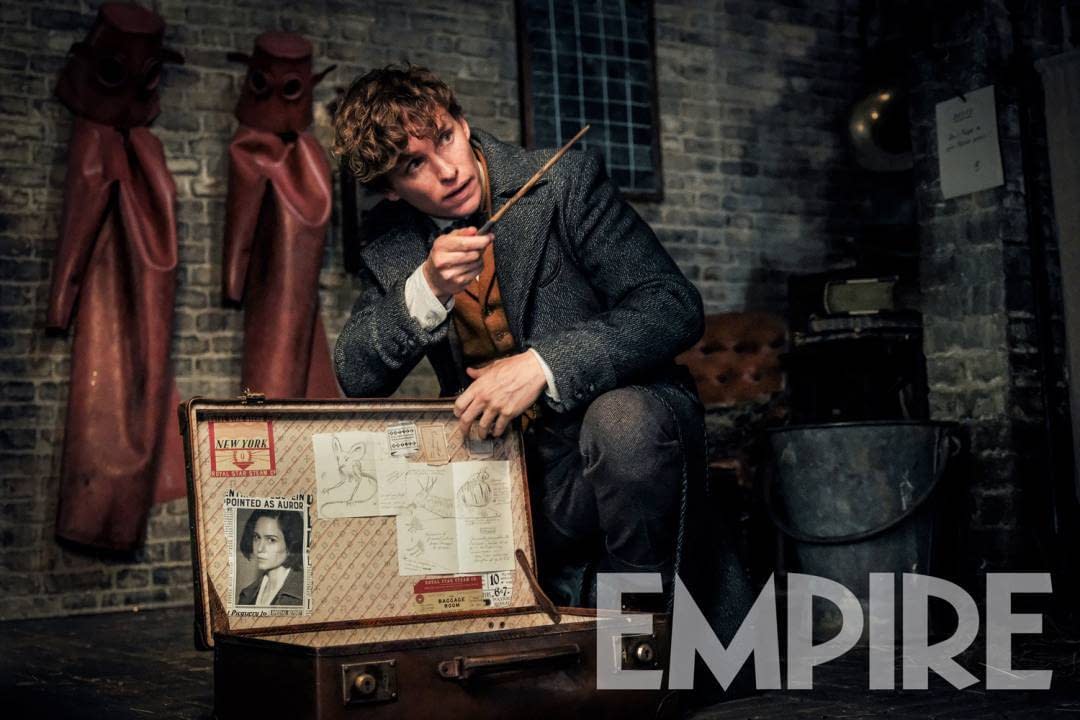 New Image of Newt Scamander in Fantastic Beasts: The Crimes of Grindelwald