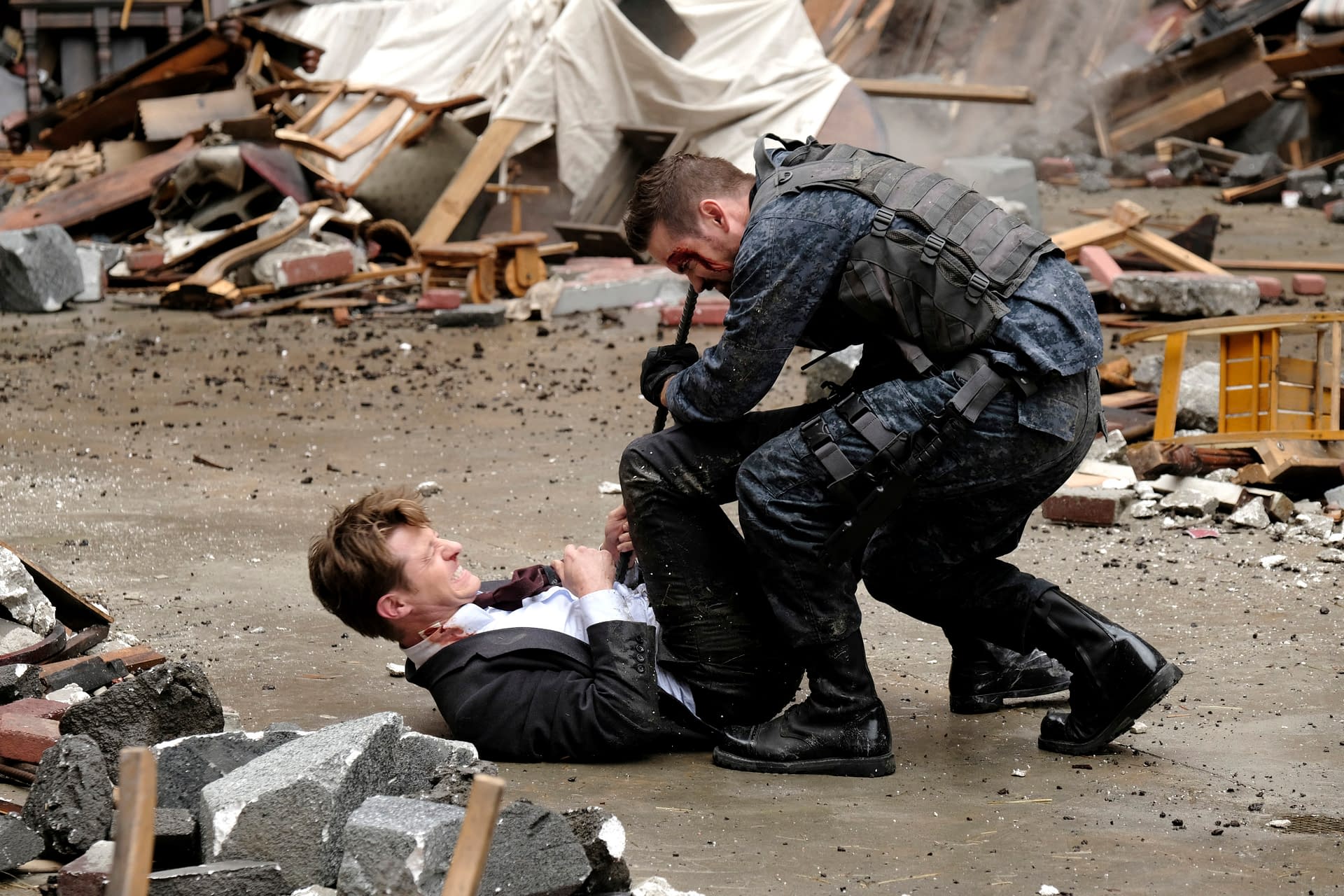 'Gotham' Season 5, Episode 6 Brings "13 Stitches" to a City in Turmoil [SPOILER REVIEW]