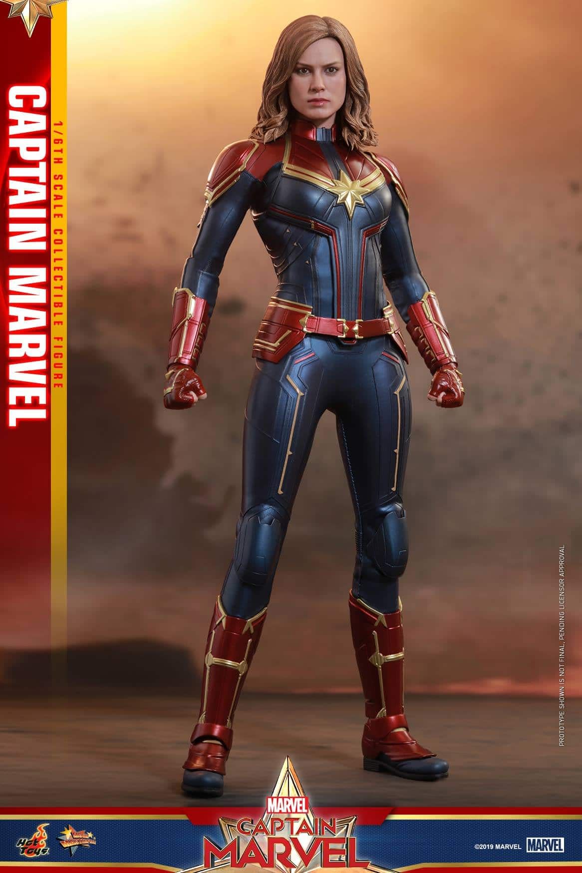 Hot Toys Captain Marvel 12