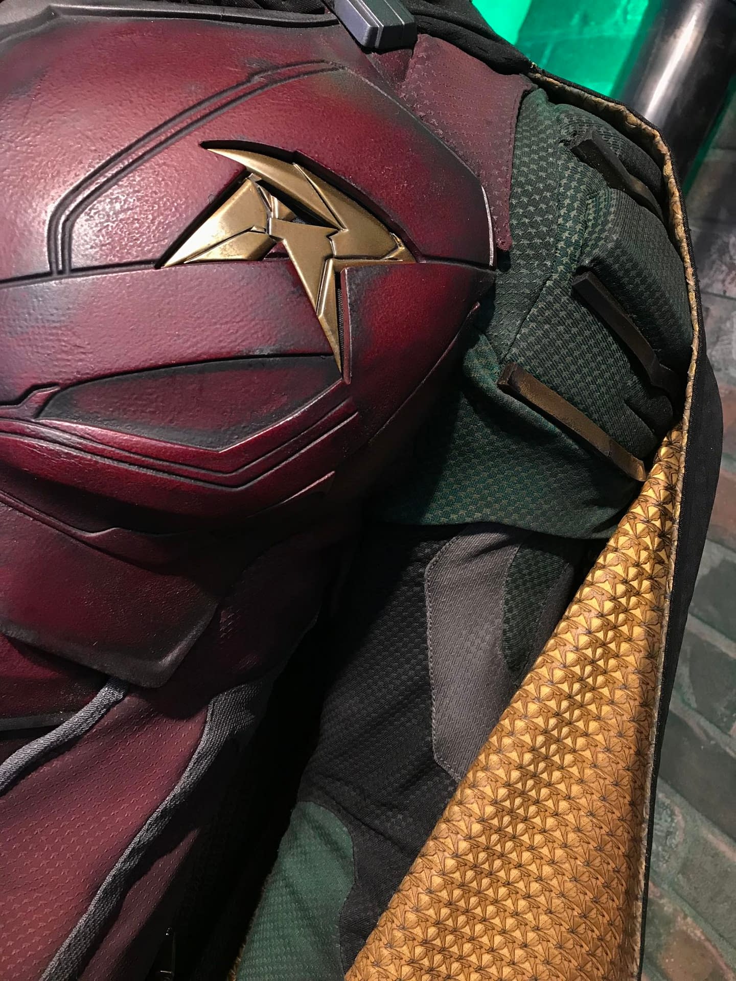 Titans DC Daily Offers Look At Robin S Suit Reveals Amazing Detail