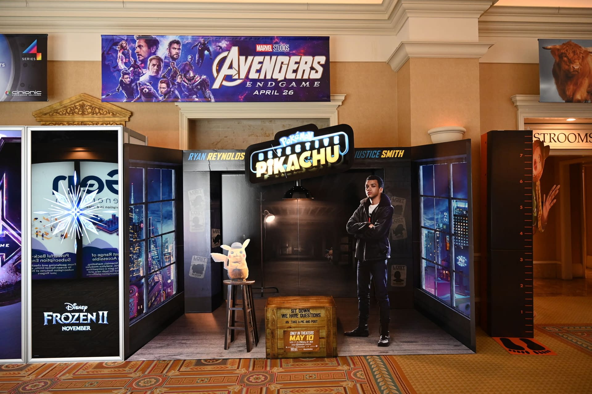 [CinemaCon 2019] New Standee and Poster for Dective Pikachu