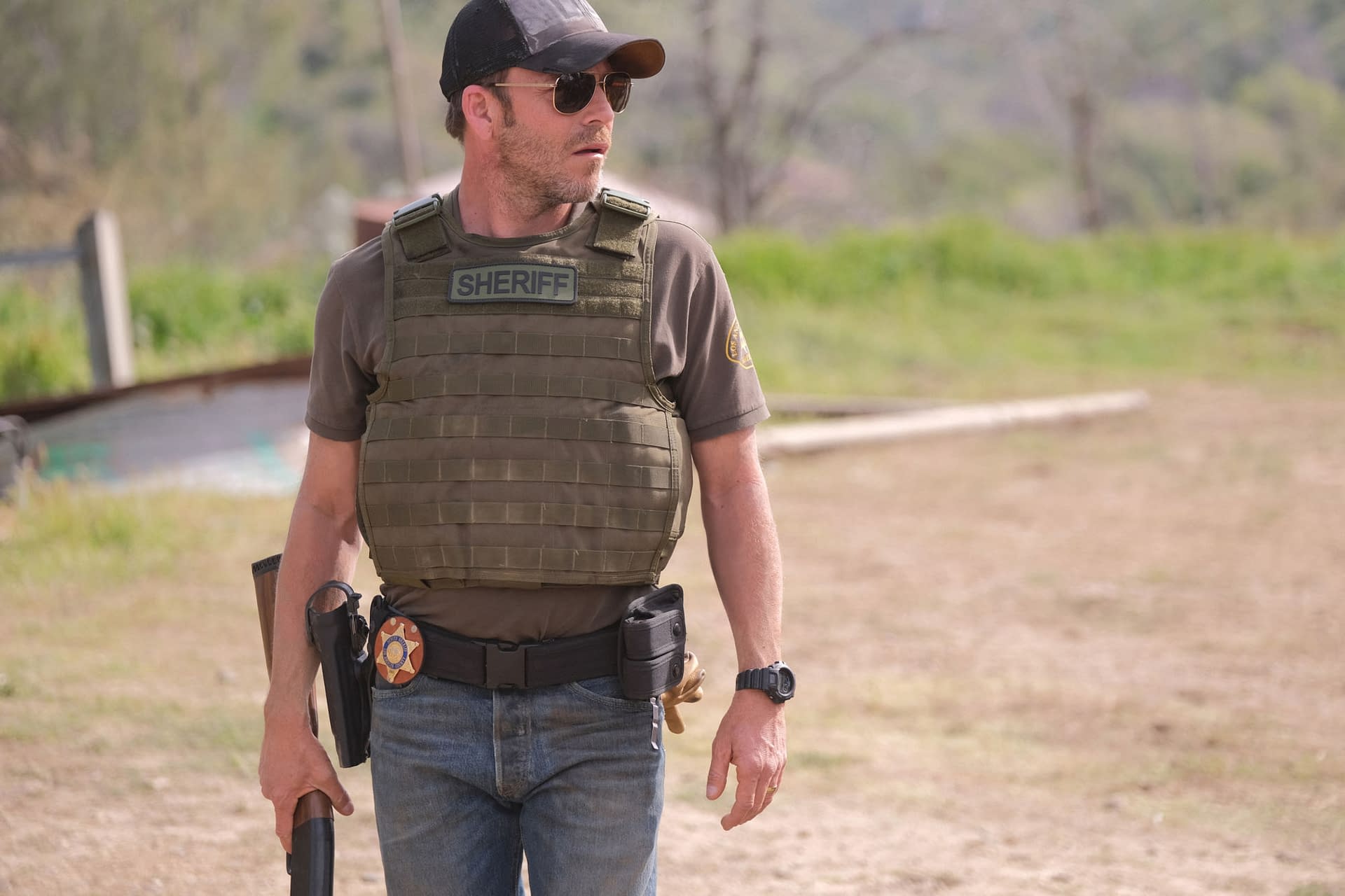 "Deputy": Stephen Dorff's L.A. Lawman Bill Hollister Just Went From "Solider" to "General" [PREVIEW]