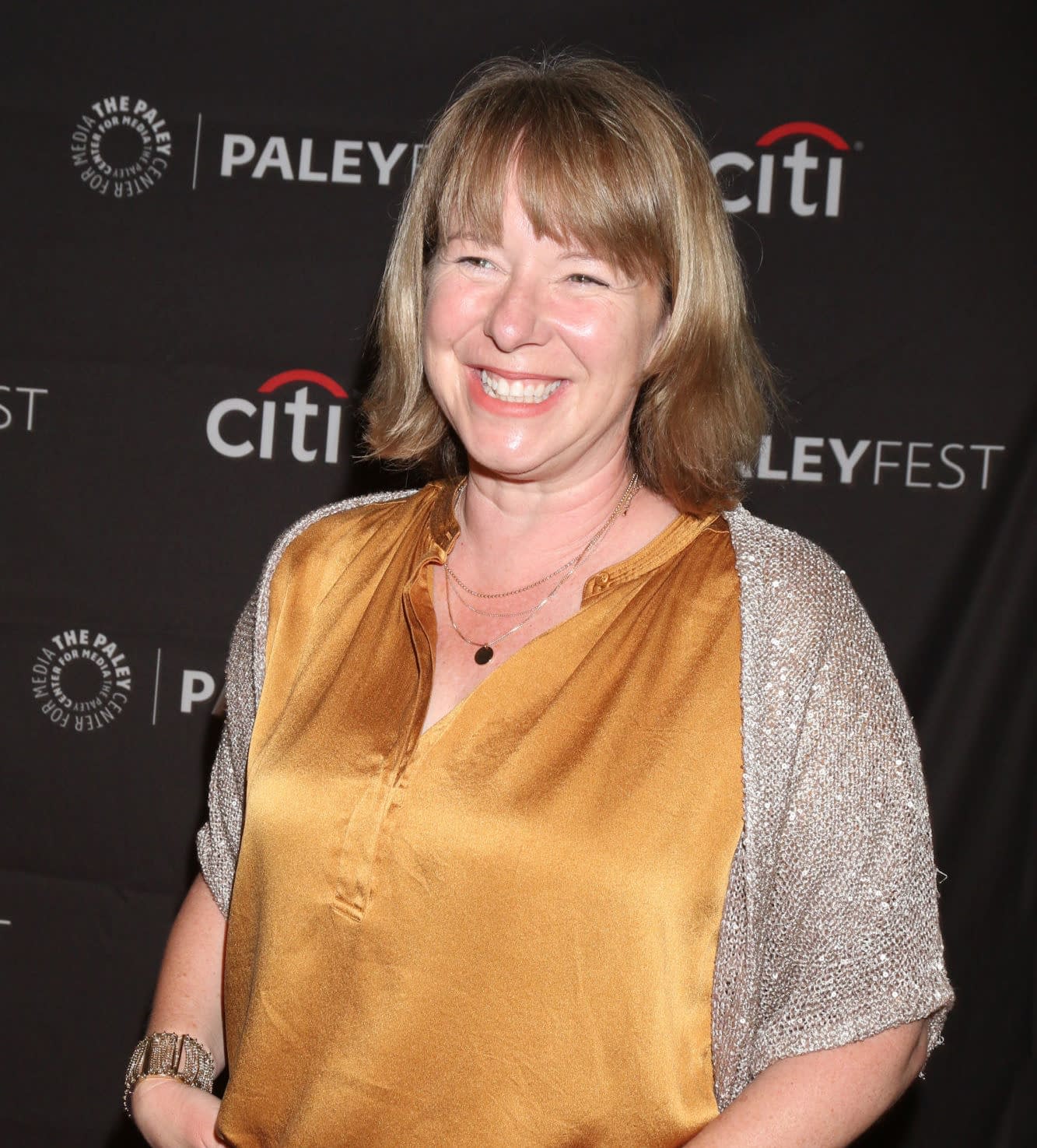 "Bridgerton" &#8211; Shondaland Netflix Series Picks Up Director Julie Anne Robinson, 9 New Cast Members
