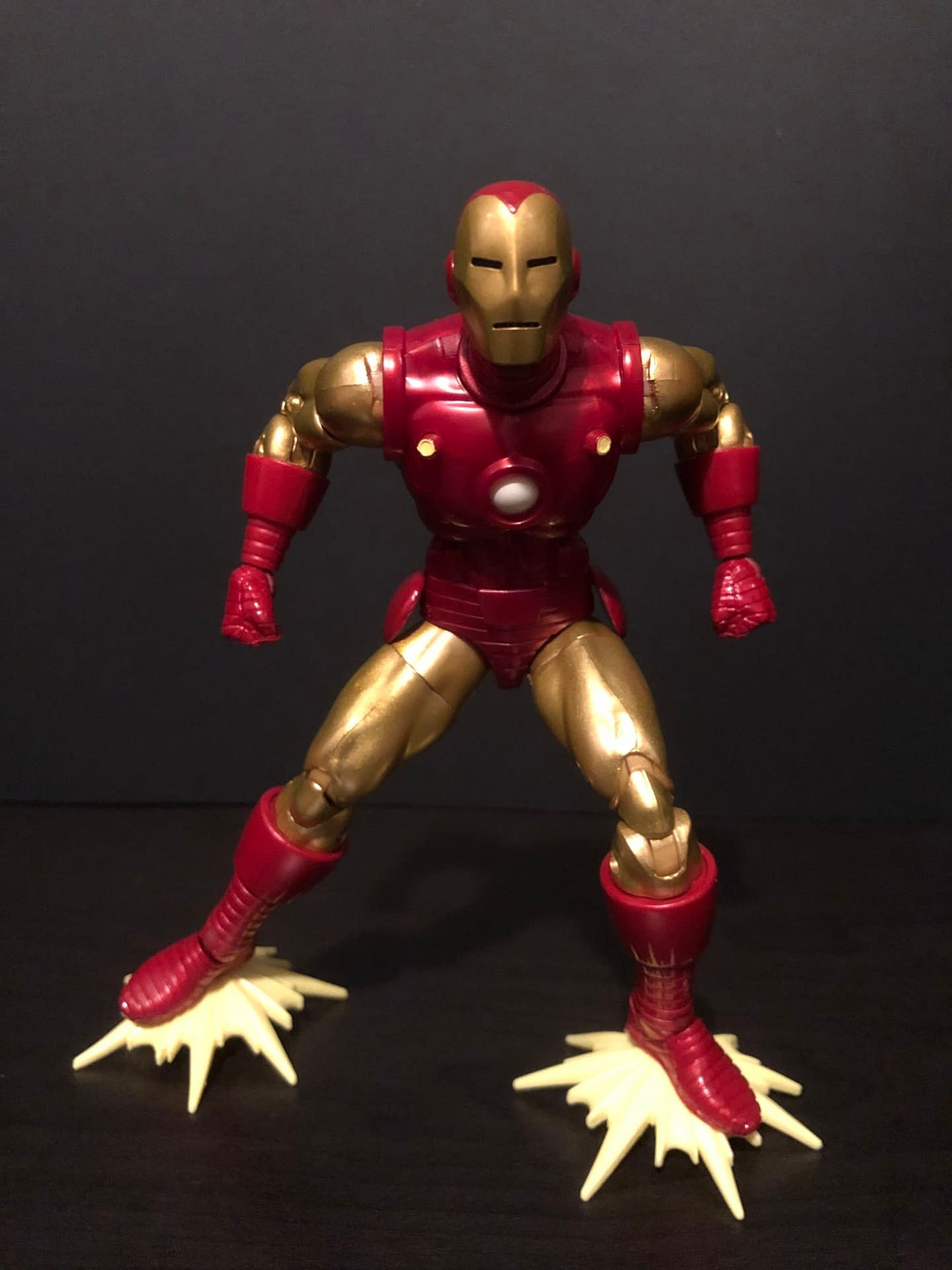 Marvel’s 80th Anniversary Iron Man Marvel Legends Figure [REVIEW]