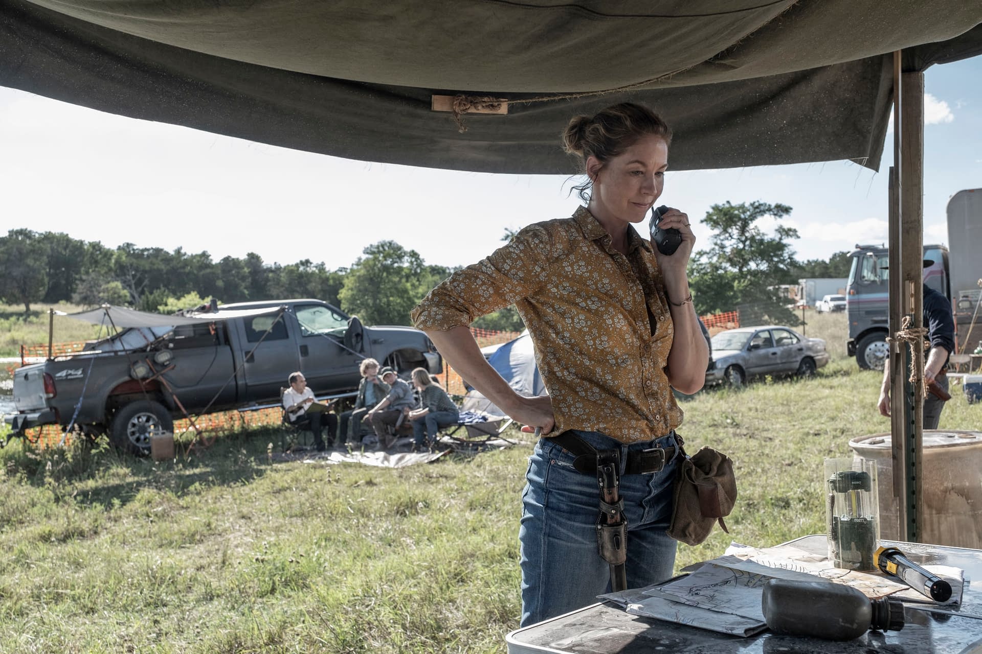 "Fear the Walking Dead" Season 5 "Channel 5": Can Grace Survive the Journey? [PREVIEW]