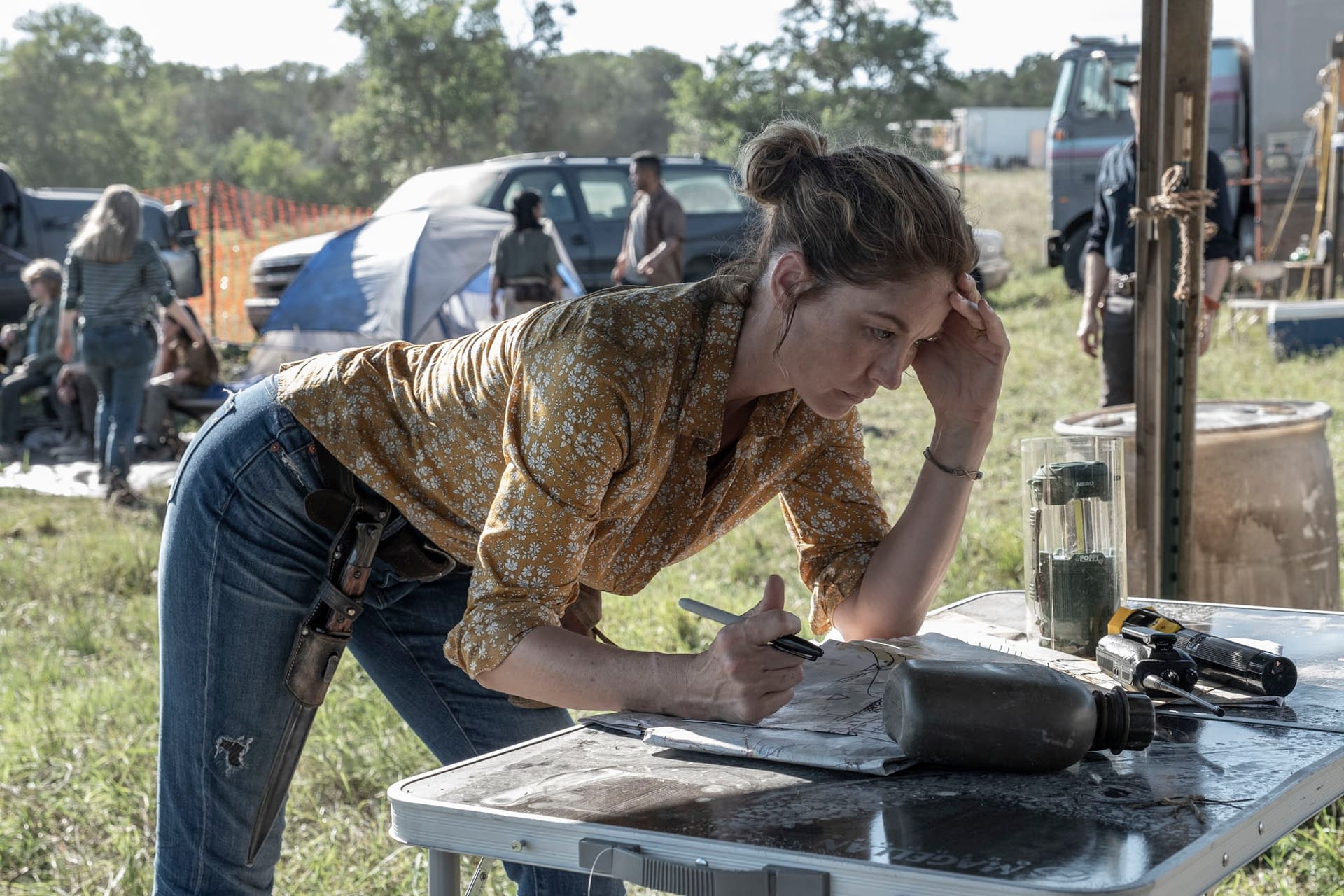 "Fear the Walking Dead" Season 5, Episode 15 "Channel 5": Will Ginny's Way Be Our Heroes' Only Way? [PREVIEW]