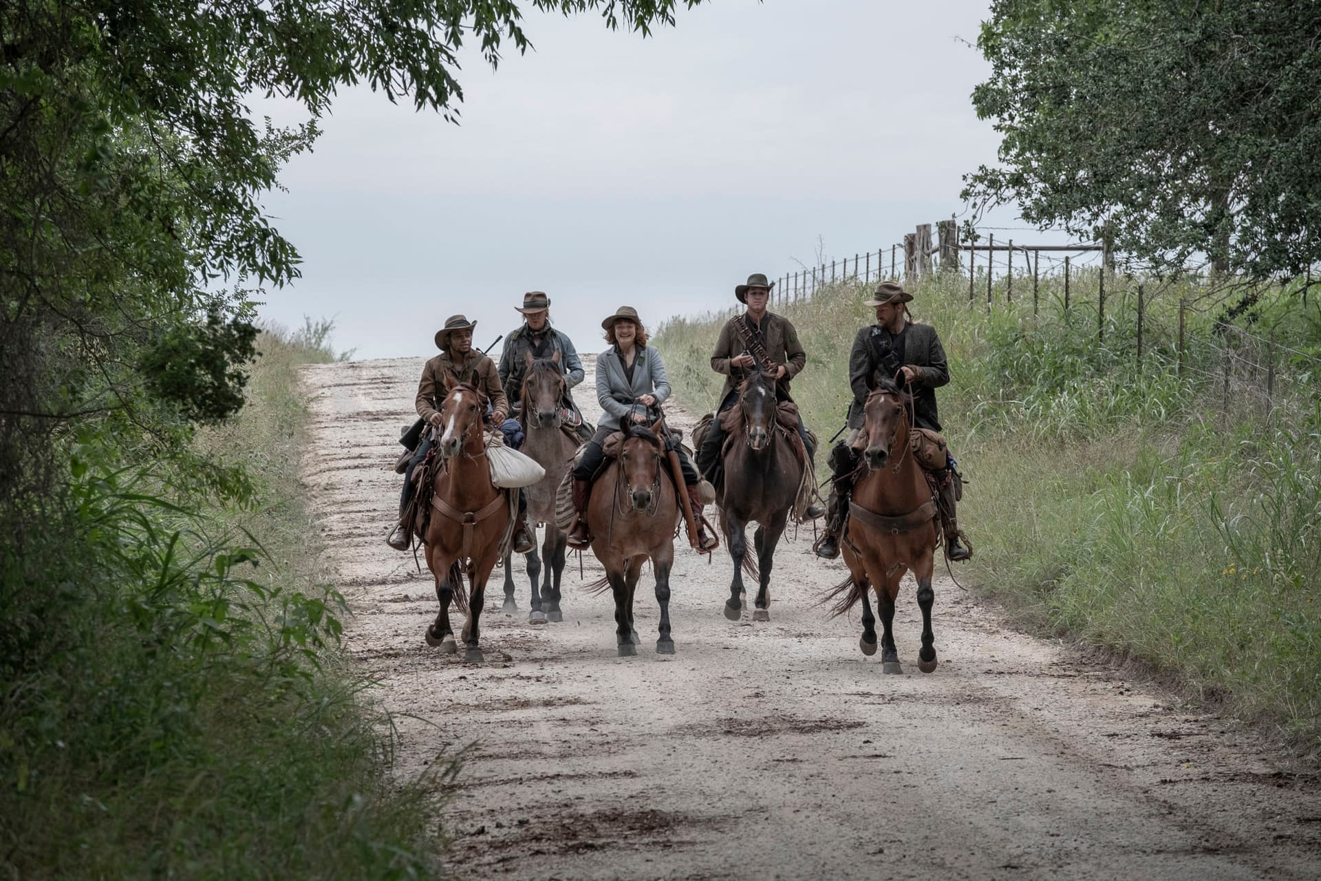 "Fear the Walking Dead" Season 5, Episode 15 "Channel 5": Will Ginny's Way Be Our Heroes' Only Way? [PREVIEW]