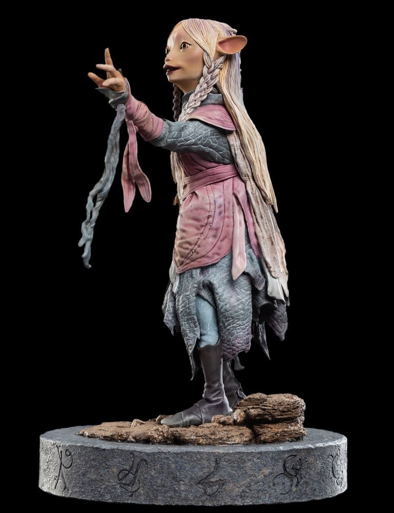 "Dark Crystal: Age of Resistance" Gets a Statue from Weta Workshop