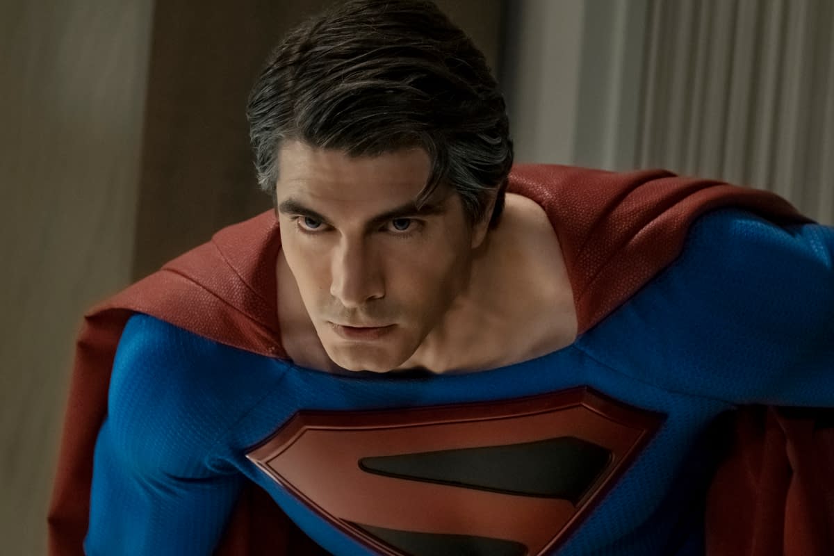 New 'Man of Steel' Image: Superman and Lois Lane Strike an Iconic Pose