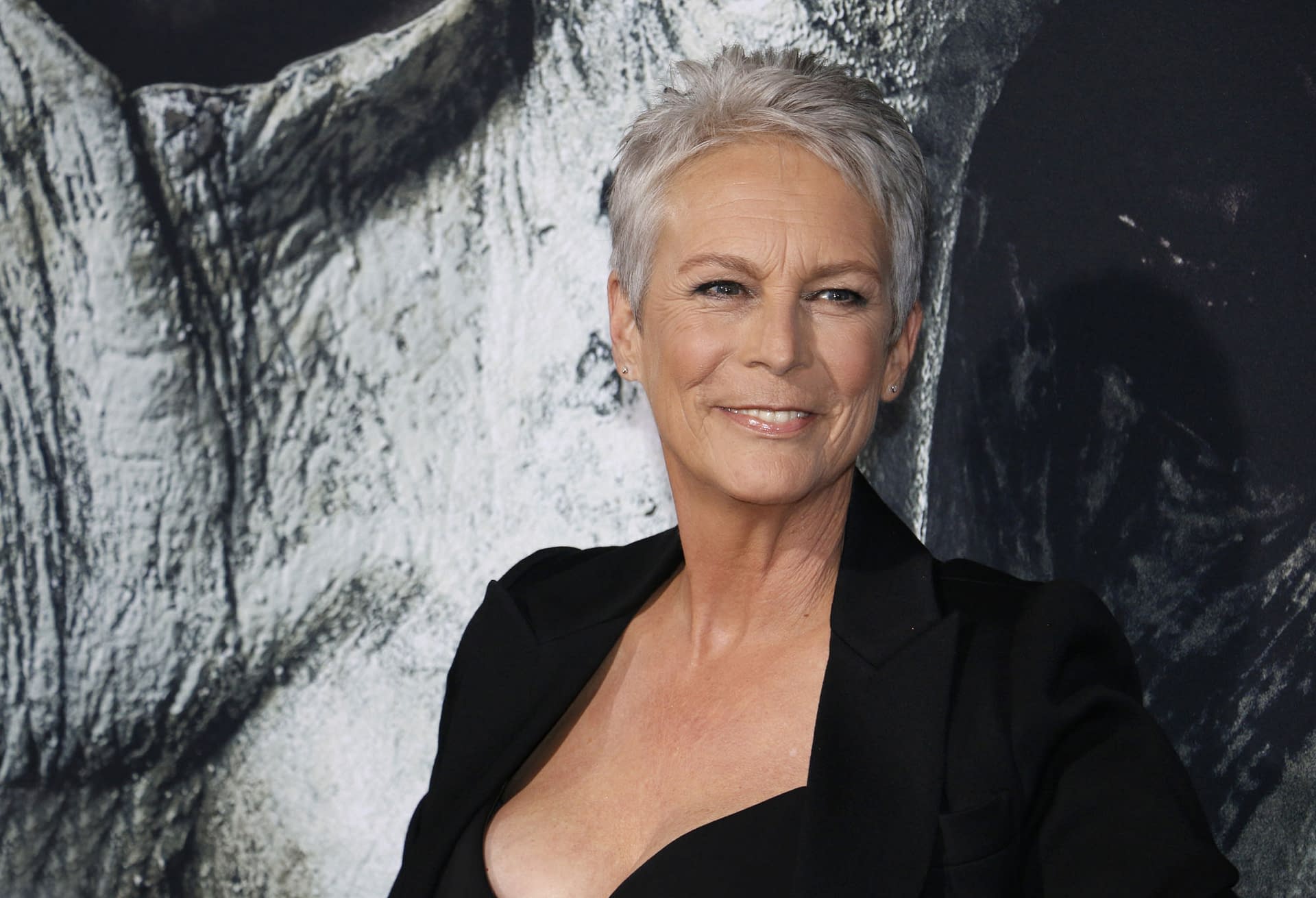 Jamie Lee Curtis Talks Kyle Richards Return in "Halloween Kills"