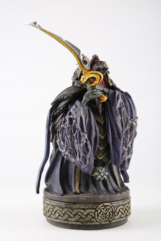 "Dark Crystal" The Garthim Master Returns with Chronicle Collectibles