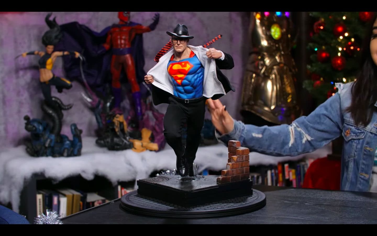 Superman Jumps into Action with Sideshow Collectibles [First Look]