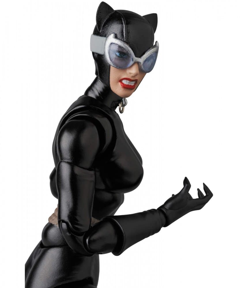 Catwoman Stretches Her Claws in New MAFEX Figure