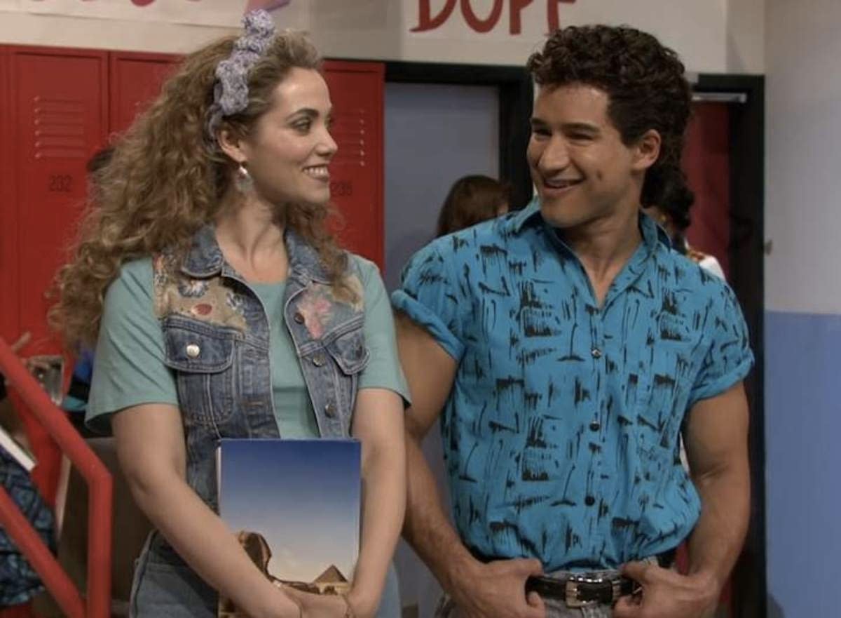 "Saved by the Bell": Mario Lopez, Elizabeth Berkley Take It to "The Max" to Mark Sequel Series Filming [VIDEO]
