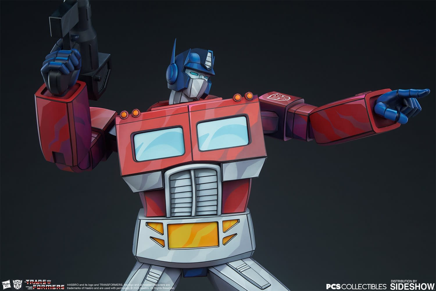 Optimus Prime Goes Old School with New PCS and Sideshow Statue