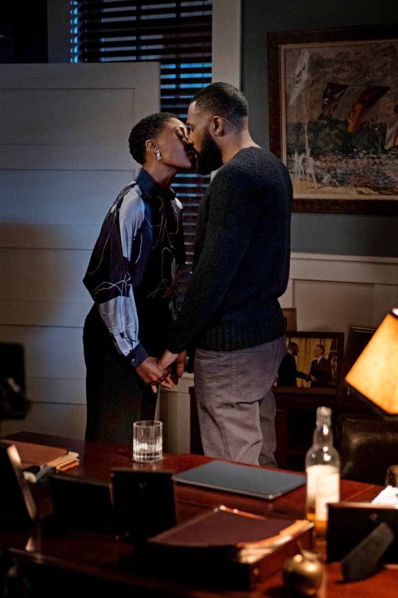 "Black Lightning" Season 3: "The Book of War: Chapter Two" &#8211; Gravedigger's Next Stop: Freeland [PREVIEW]