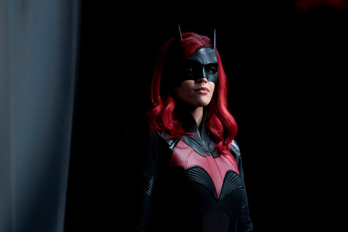 "Batwoman" Season 1 "Grinning From Ear to Ear": Kate's Hunting Serial "Slashin-ista" [PREVIEW]