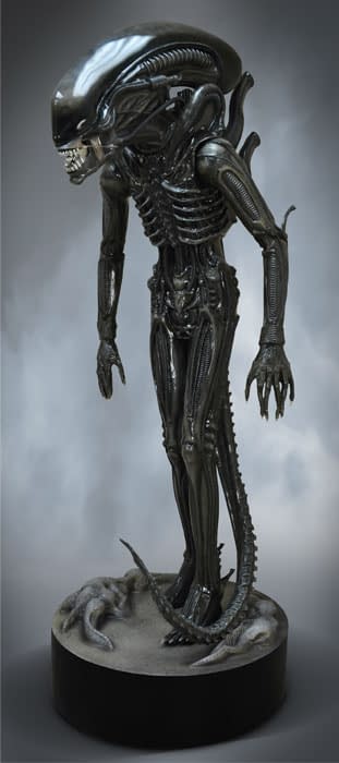 HCG-Life-Size-Big-Chap-Alien-004