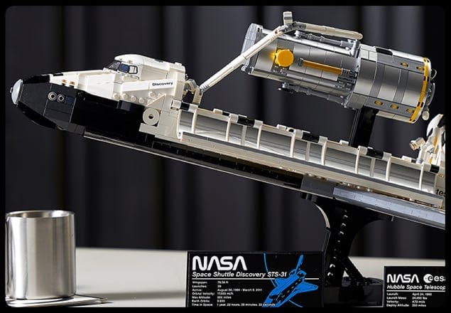 Lego's NASA Space Shuttle Discovery Model Includes Hubble