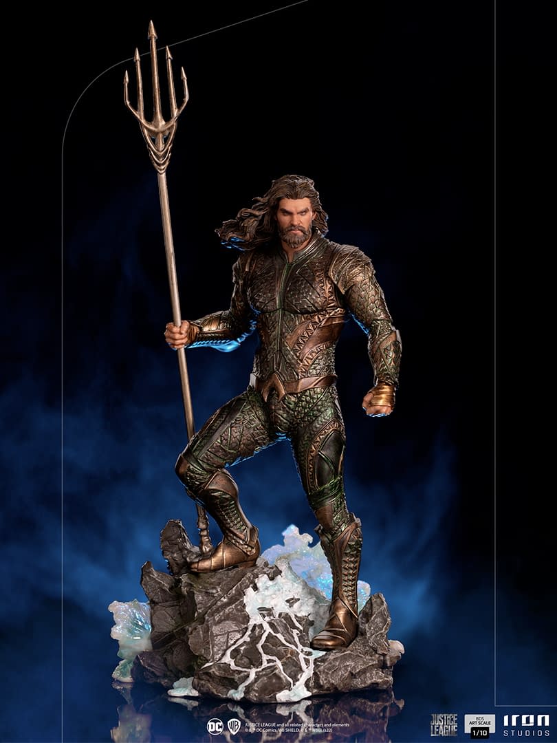 Aquaman Rises from the Ocean with New Iron Studios Art Scale Statue