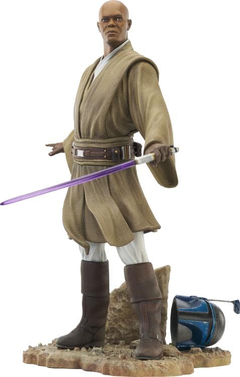 The Force Flows with Star Wars Mace Windu and Darth Sidious Statues
