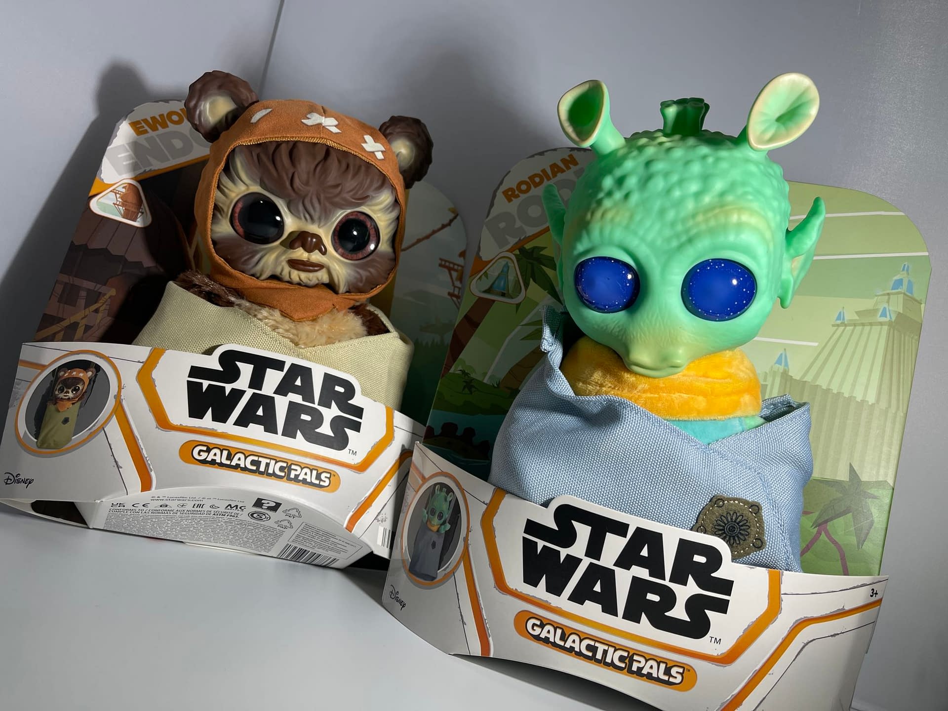 Hasbro- The Child Baby Yoda Transform Peluche Star Wars – Toy Clicks