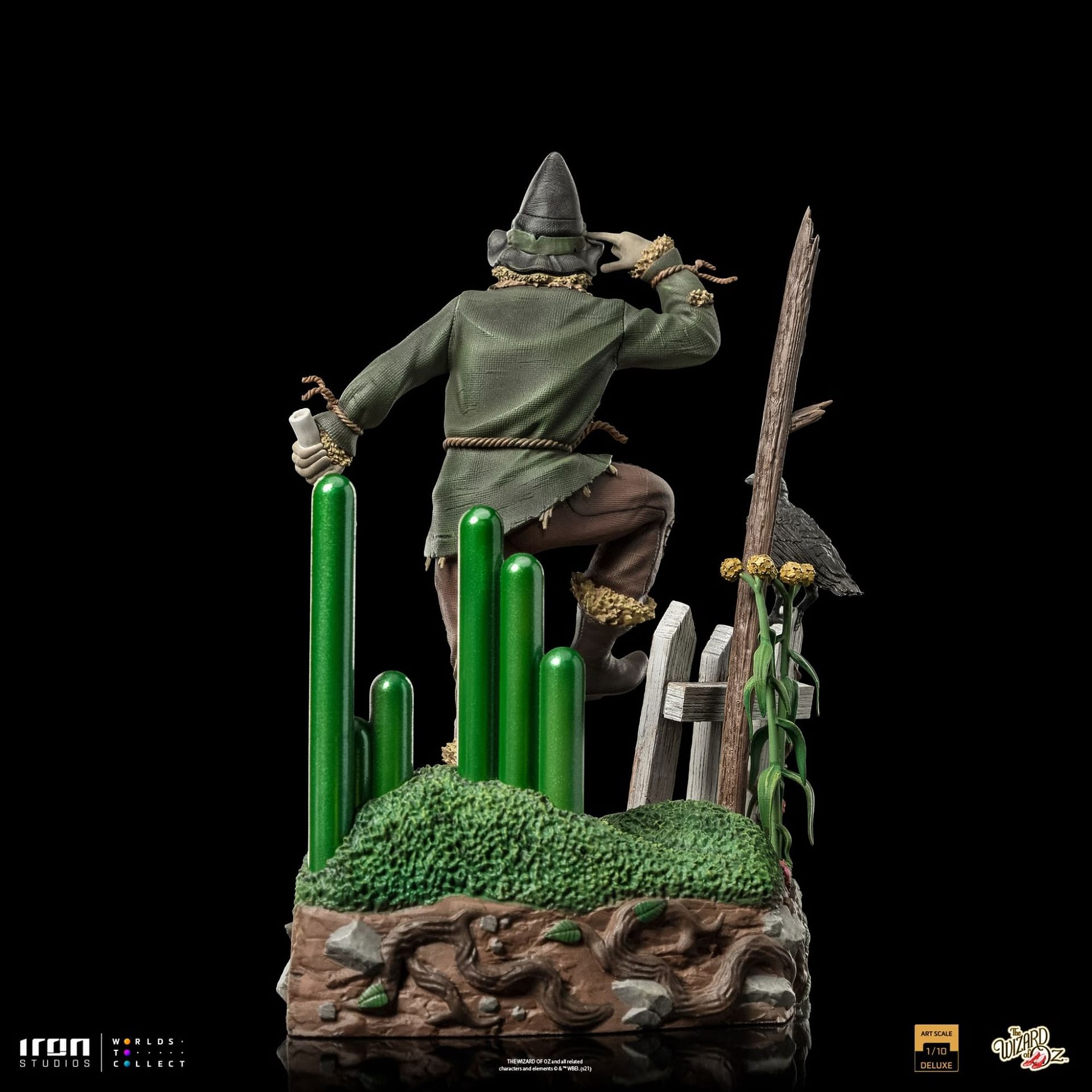 Iron Studios Reveals New The Wizard of Oz Statue with the Scarecrow