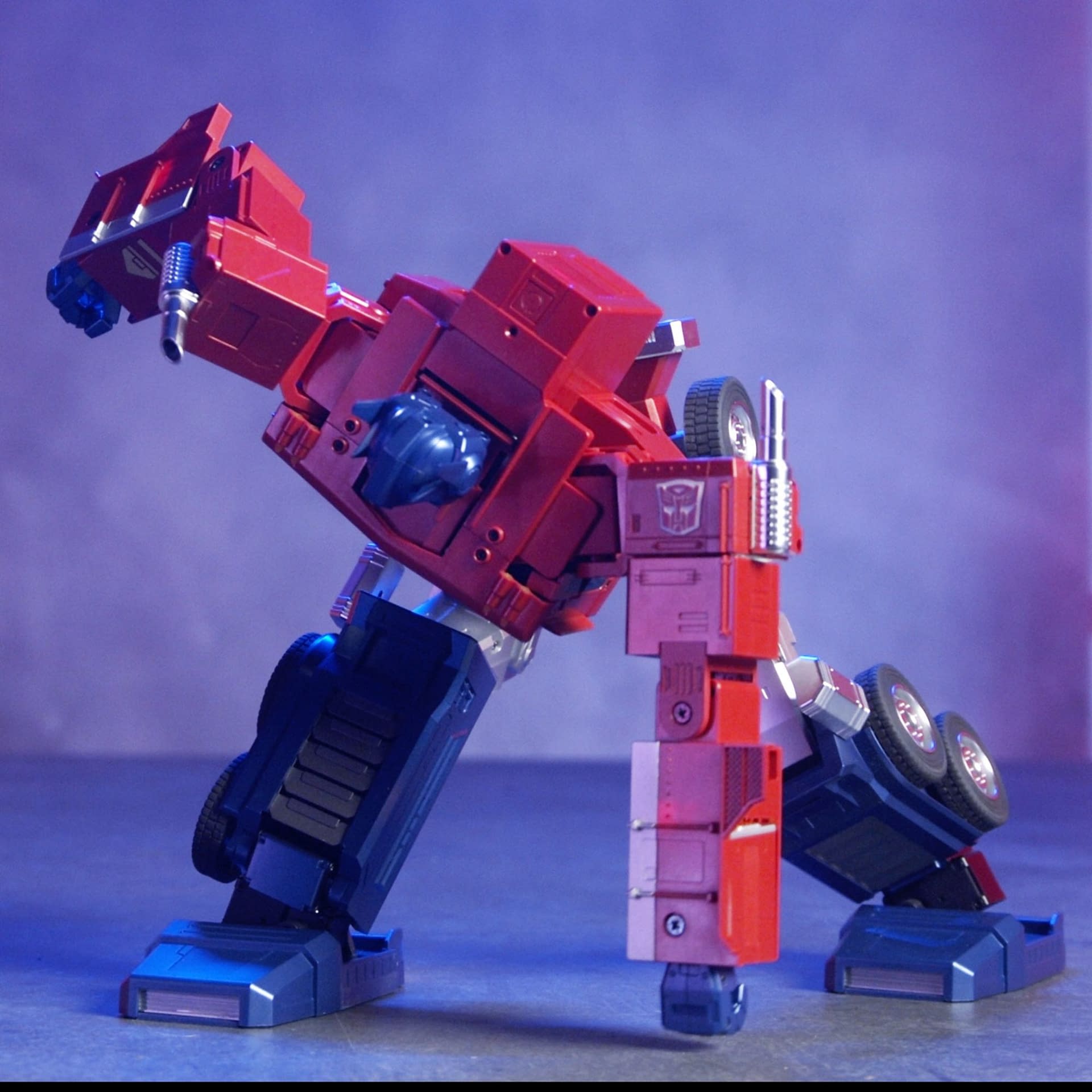 Transformers Optimus Prime Returns to Roboson with Elite Edition Bot