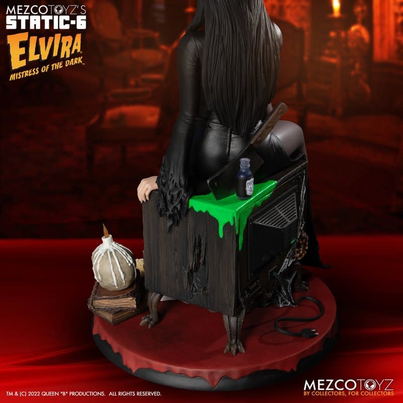 Elvira Mistress of the Dark Gets Static-6 Statue from Mezco Toyz