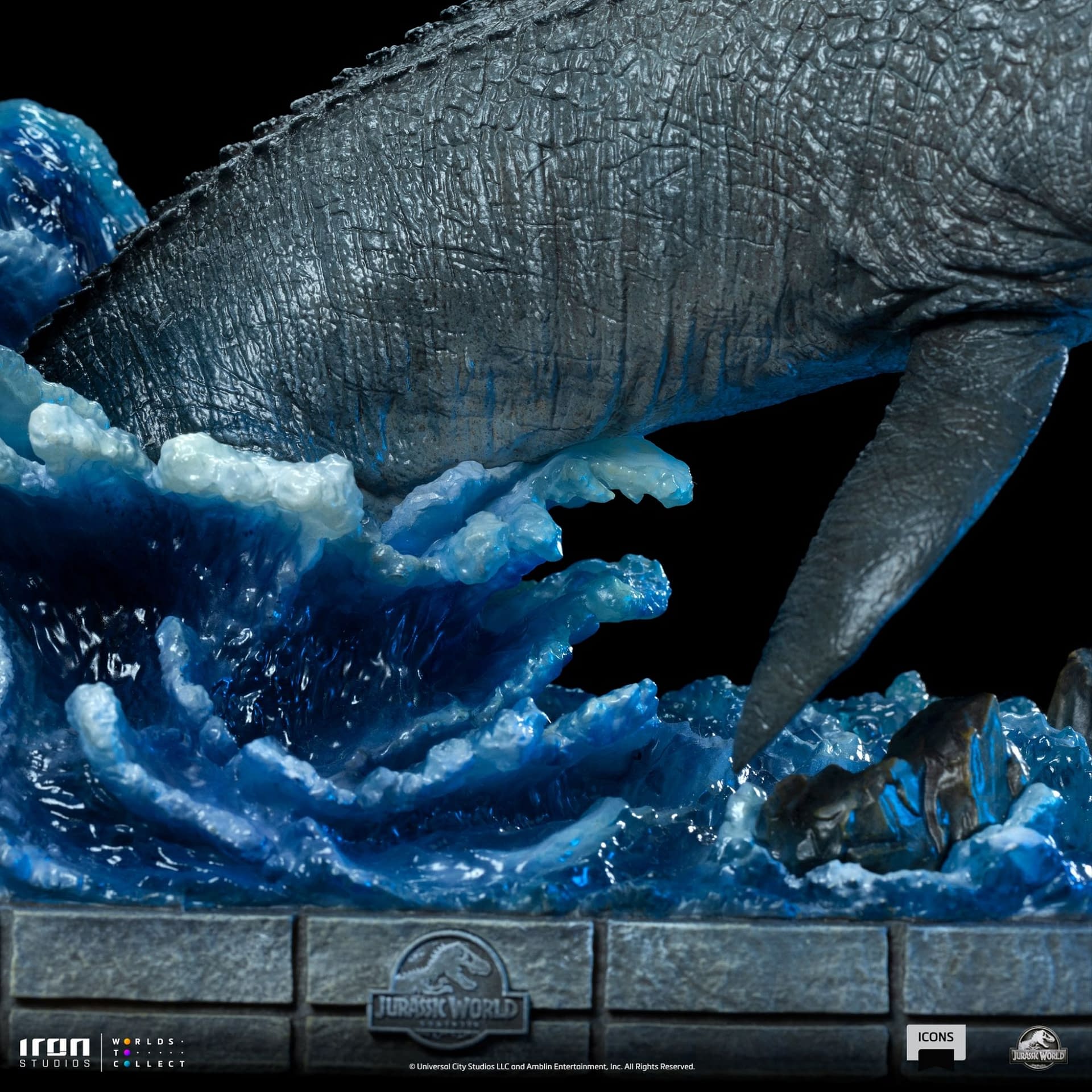 Jurassic World Mosasaurus Takes a Bite Out of Iron Studios