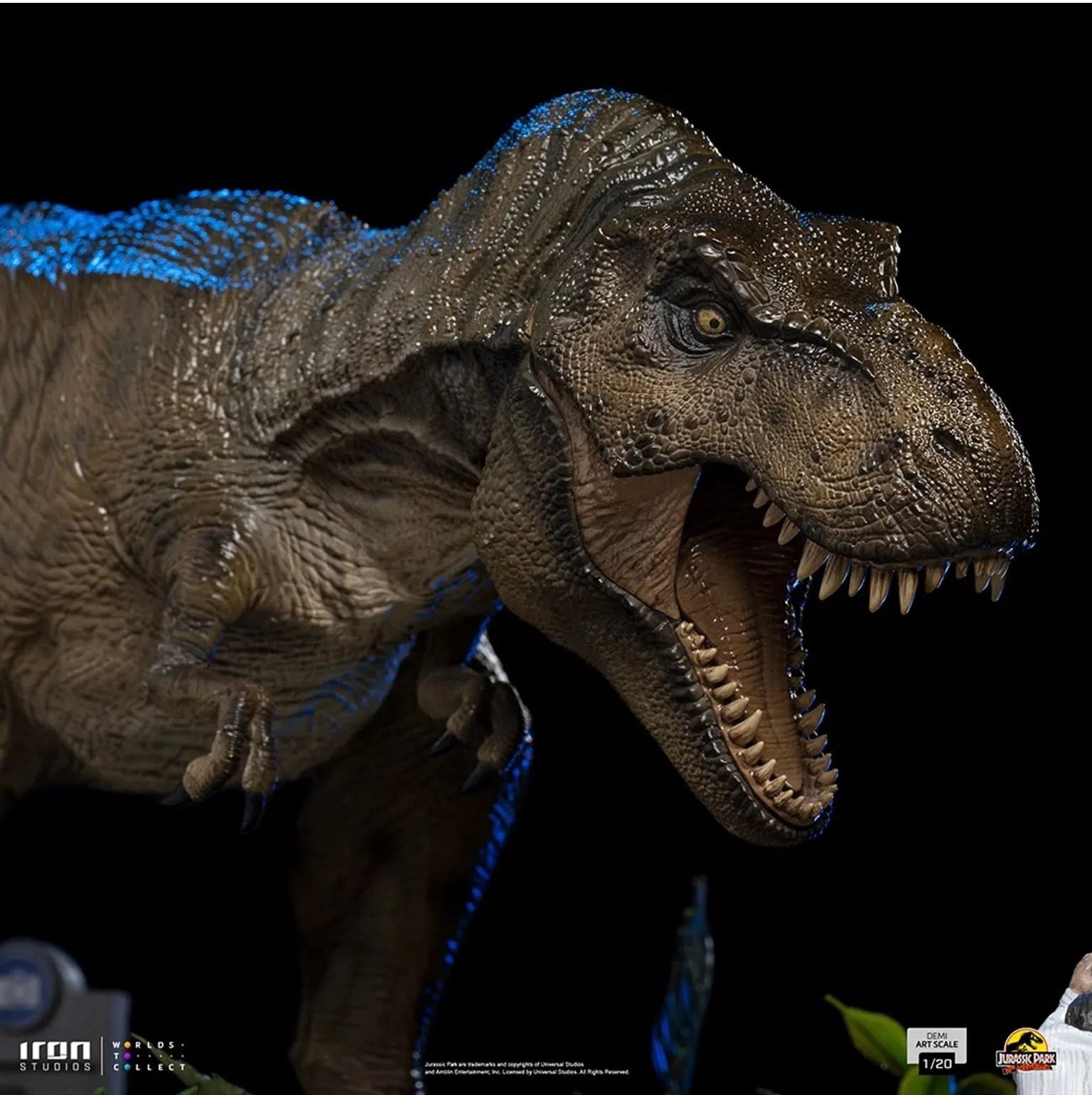 Jurassic Park T-Rex Eats a Snack with Iron Studios Newest Statue 