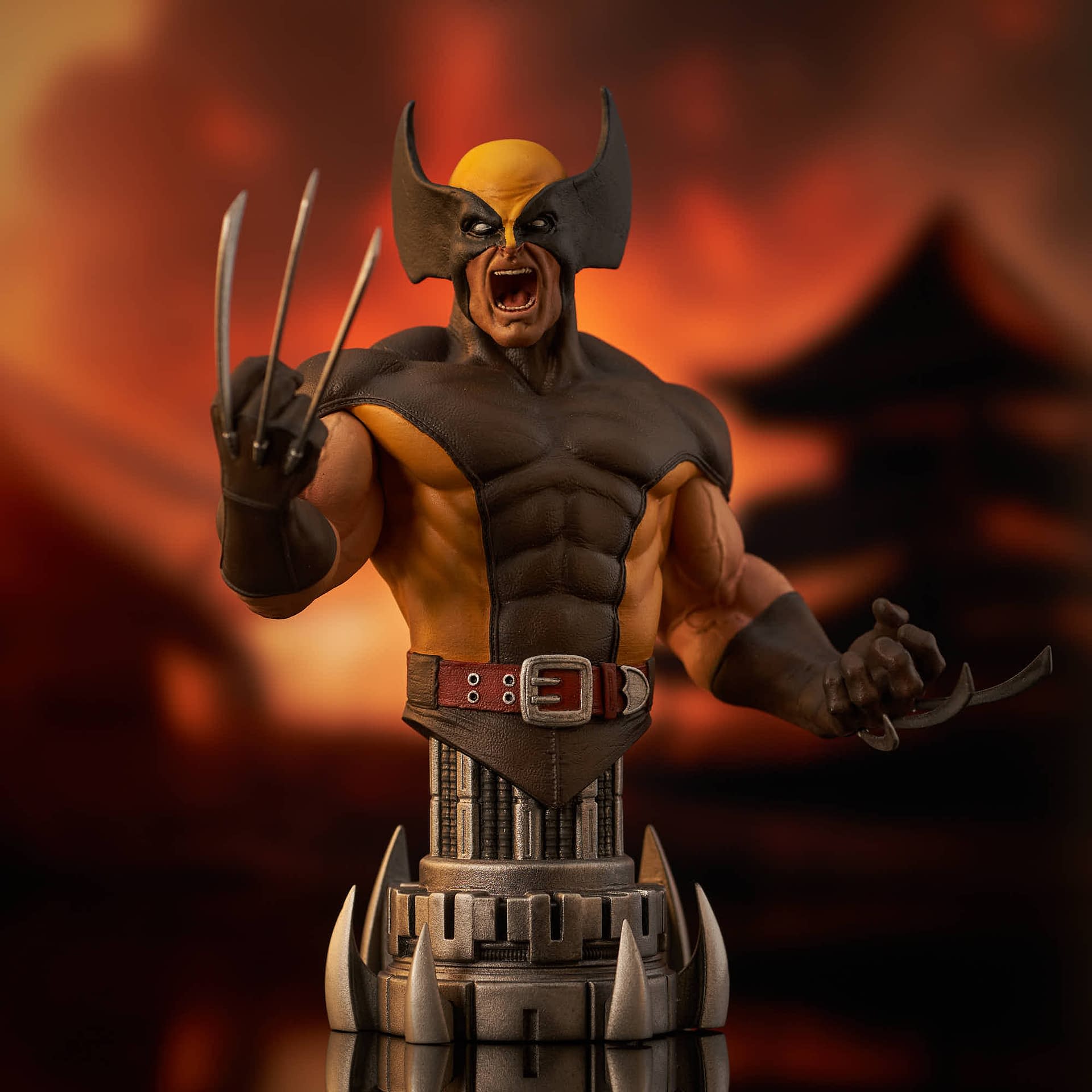 Exclusive Reveal- Diamond Select's New Wolverine Brown Suit Bust